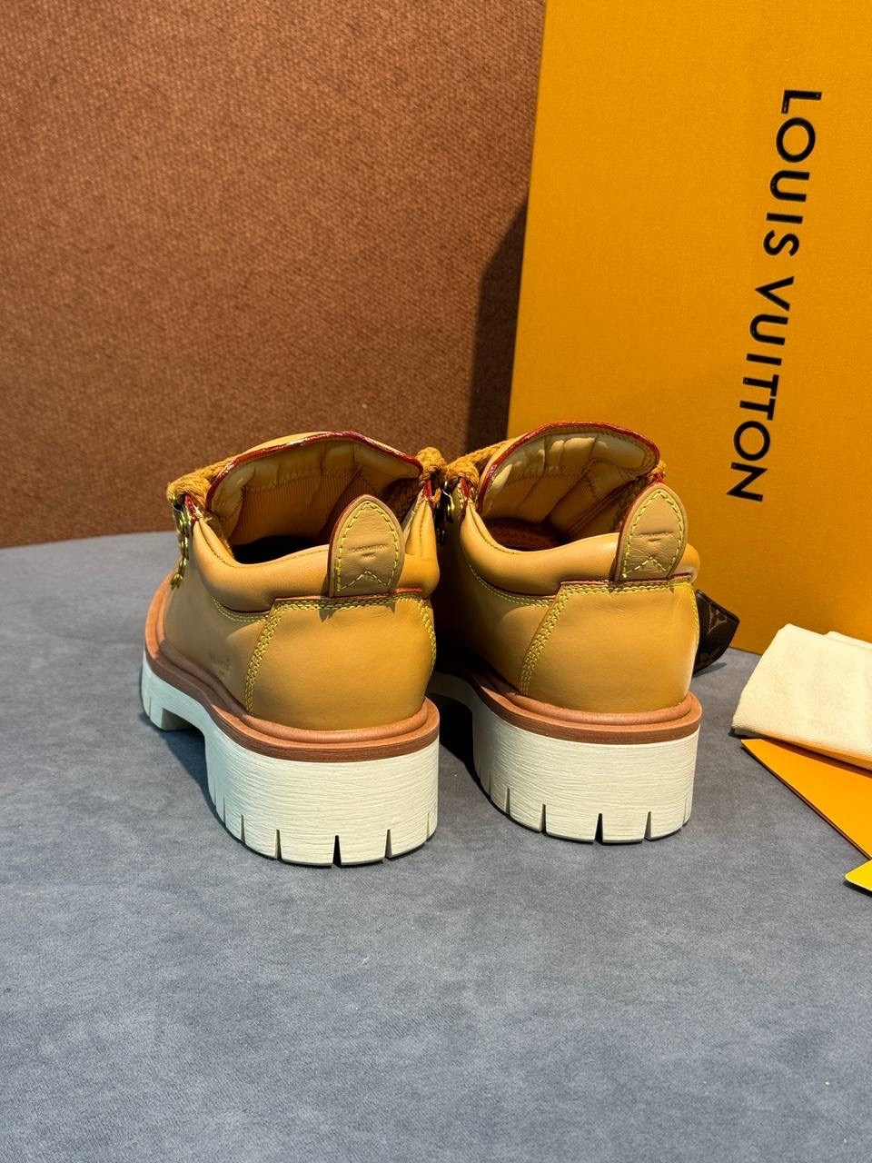 ботинки louis vuitton,,ботинки louis vuitton timberland 6 inch premium boot waterproof,ботинки женские,кроссовки louis vuitton