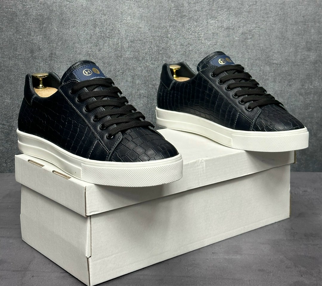 ,кеды адидас мужские черные с белой подошвой,лакшери кеды из кожи крокодила,полукеды мужские,кеды из натуральной кожи крокодила тёмно-синего цвета