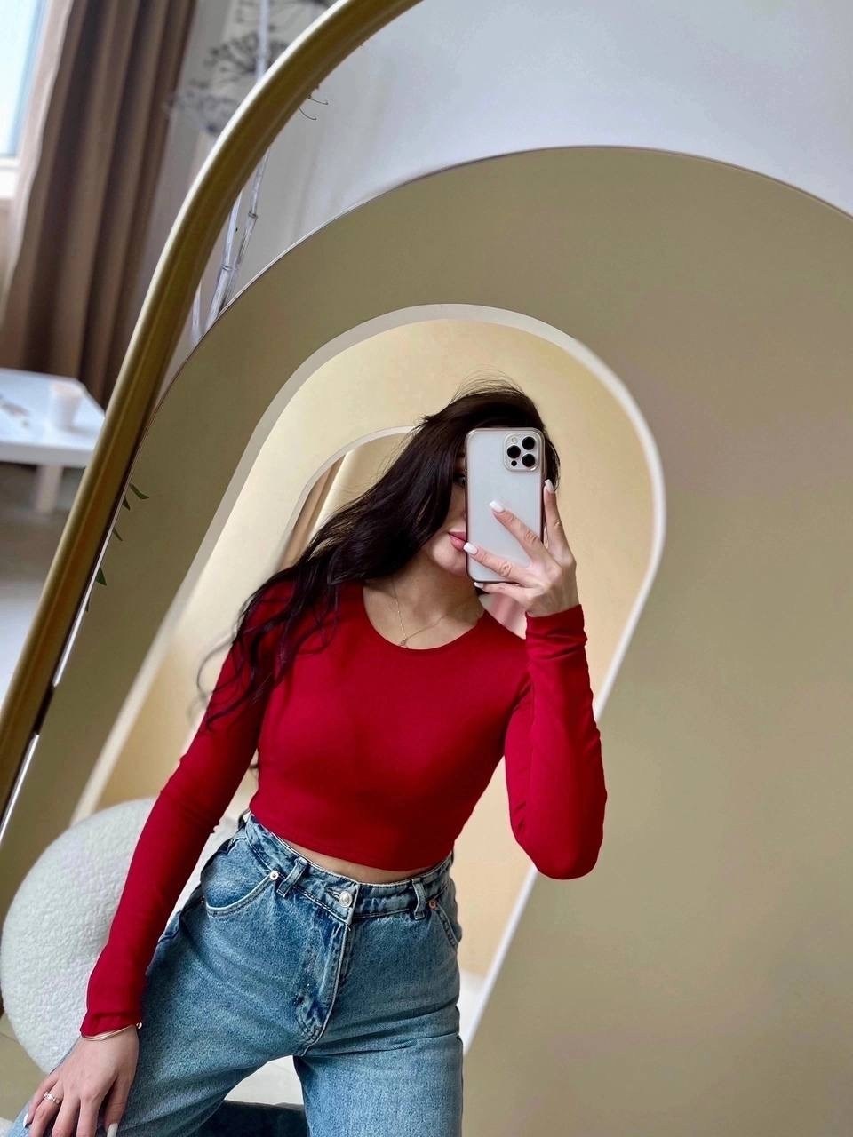 девушка,кроп кофта,кроп топ с длинным рукавом,лонгслив,бишкекская девушка