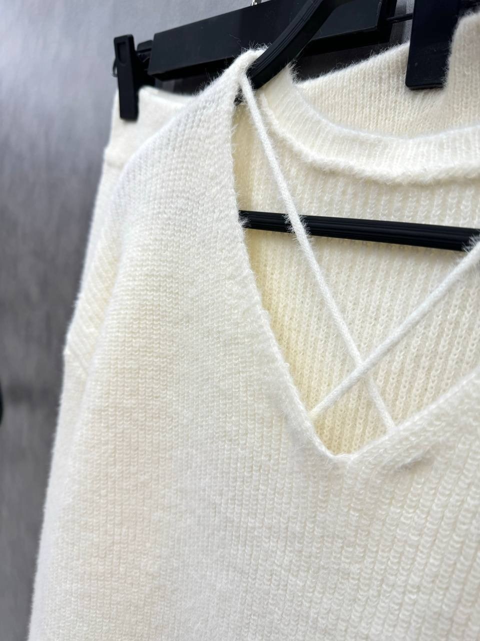 трикотажный костюм,трикотажный костюм женский,женский свитер с v-образным вырезом,костюм классический,вязаные свитера