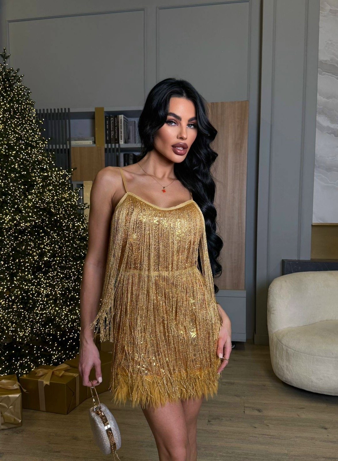 золотое платье с бахромой,женское мини-платье с бахромой и блестками,женское мини-платье с бахромой v-образным вырезом и блестками,золотое платье,блестящее платье с бахромой