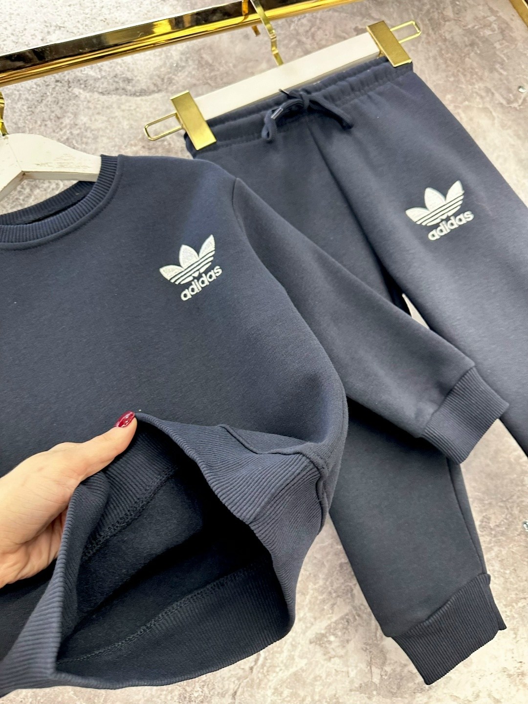 спортивный костюм adidas originals,костюм спортивный adidas,костюм спортивный adidas adidas,детский спортивный костюм adidas,детский спортивный костюм adidas originals