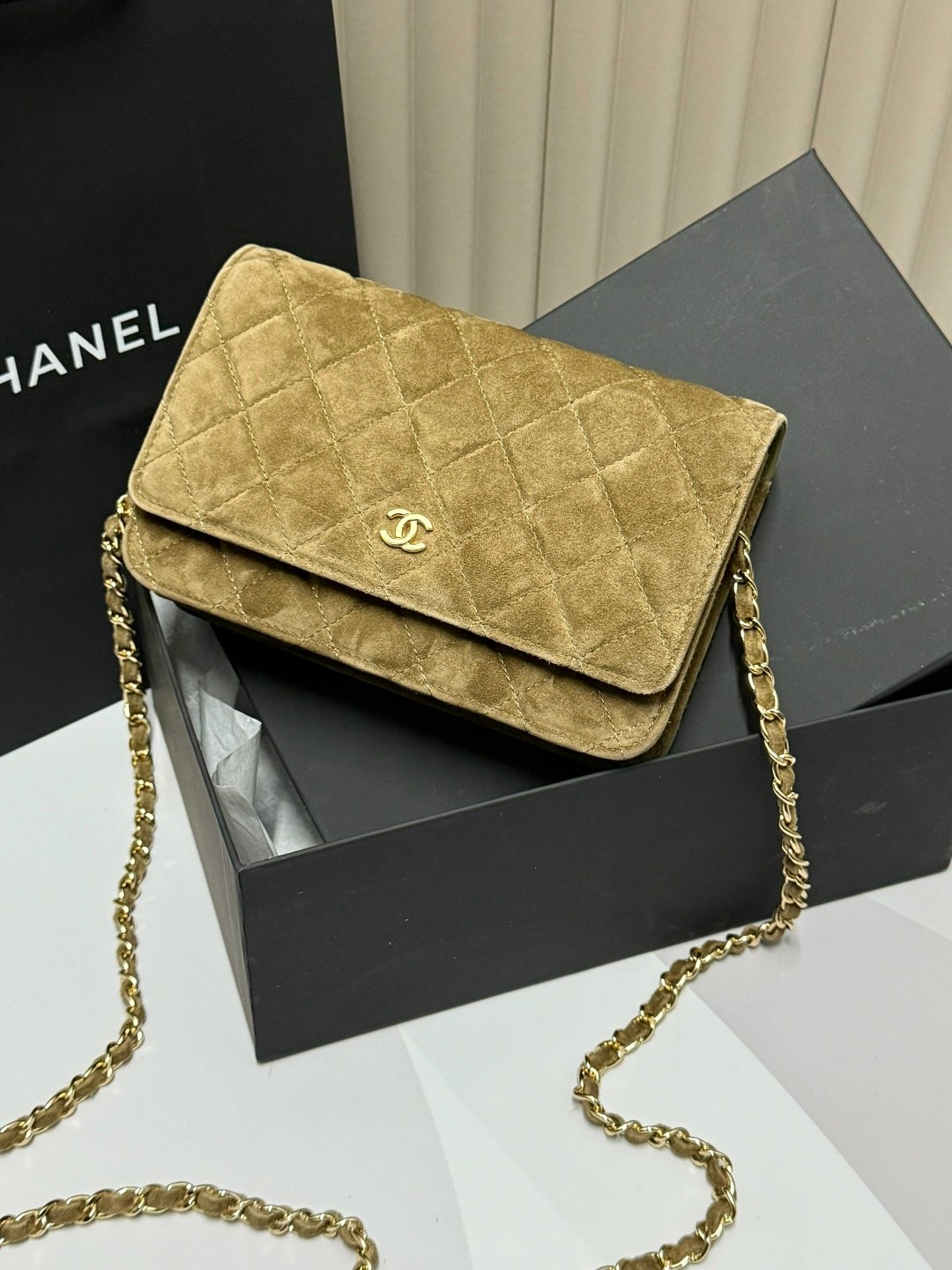 женская сумка chanel,сумка шанель,chanel сумка,бежевый клатч шанель,chanel classic flap bag