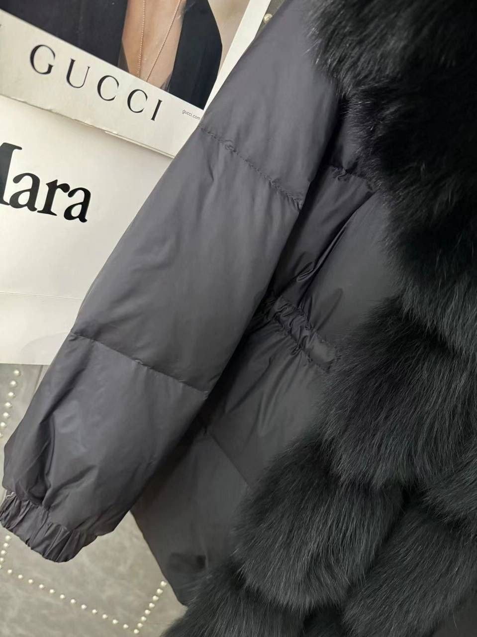 max mara пуховик,монклер пуховик женский с чернобуркой,пуховик черный,пуховик max mara с бирками, выполненный из натурального меха лисы,пуховик женский с натуральным мехом лисы