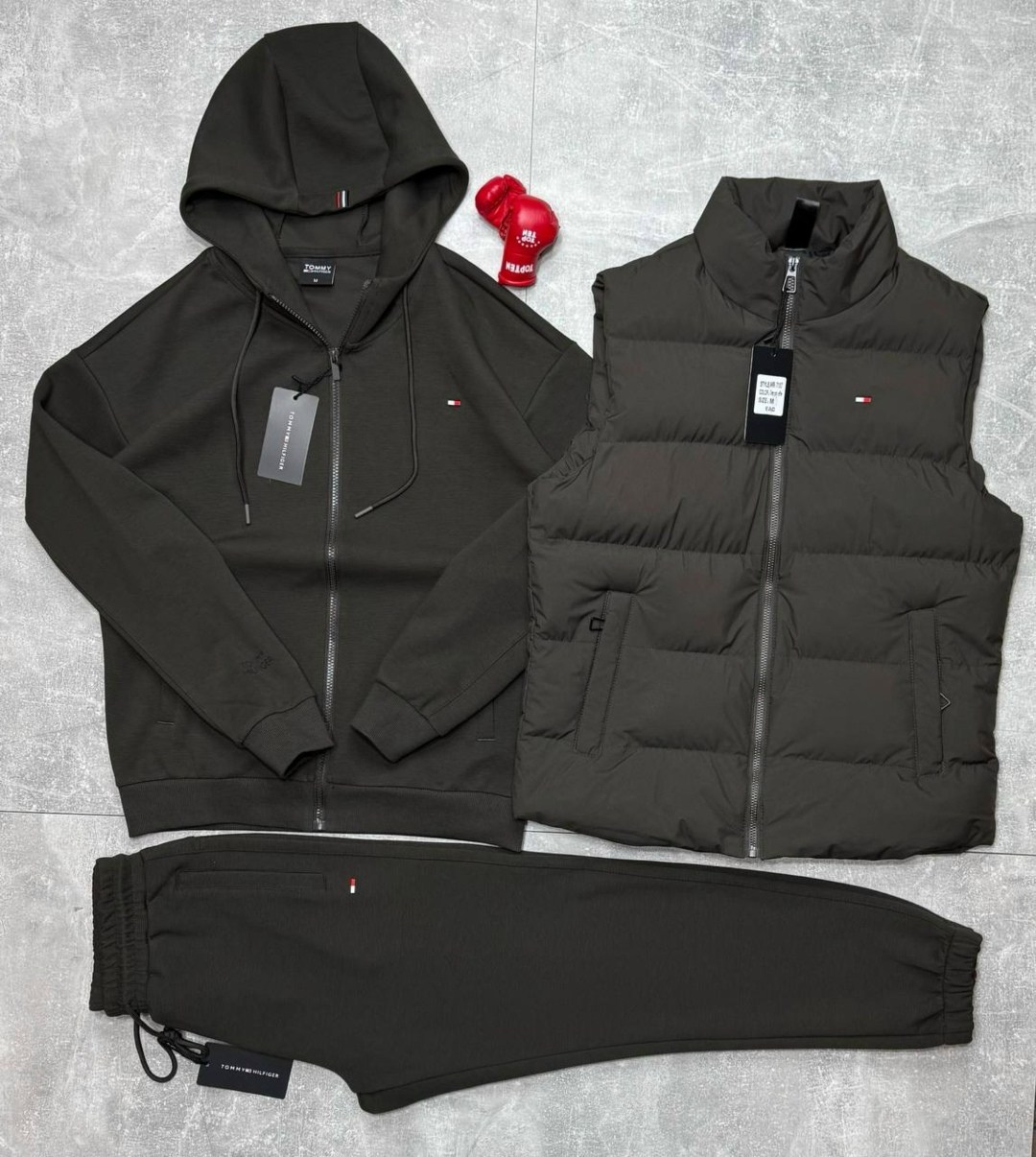 спортивный костюм tommy hilfiger,спортивный костюм томми хилфигер мужские,спортивный костюм томми хилфигер,мужской спортивный костюм,костюм спортивный