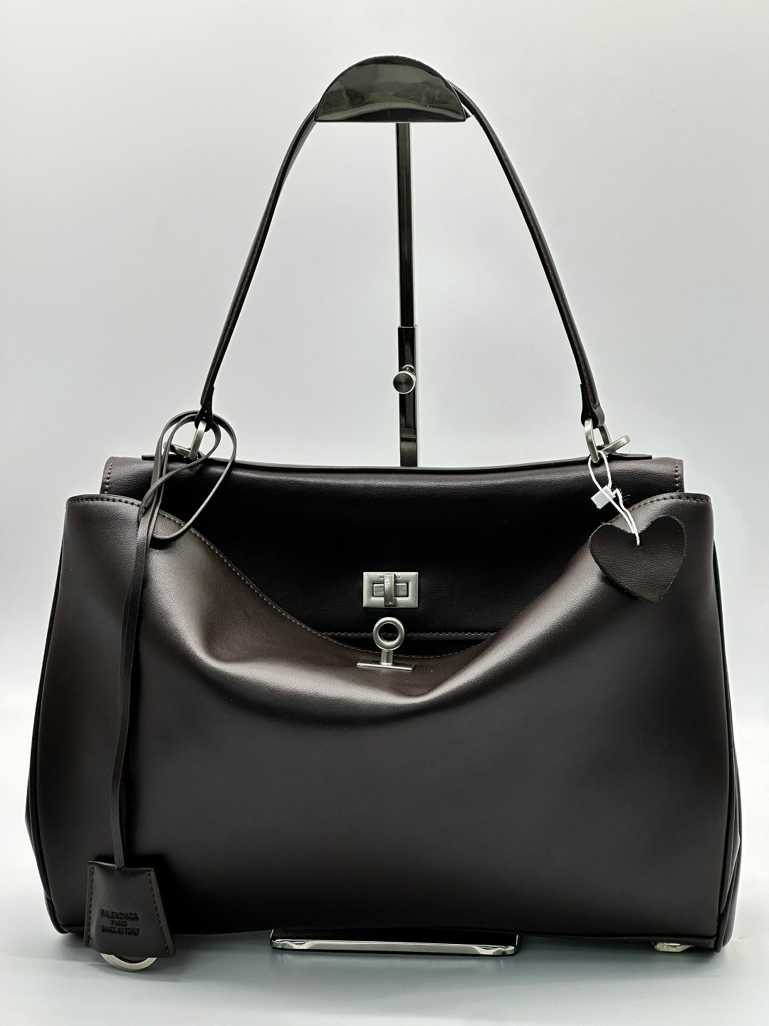 сумка balenciaga натуральная кожа 35-24 см,сумка balenciaga,сумка женская balenciaga,сумка balenciaga rodeo,сумка