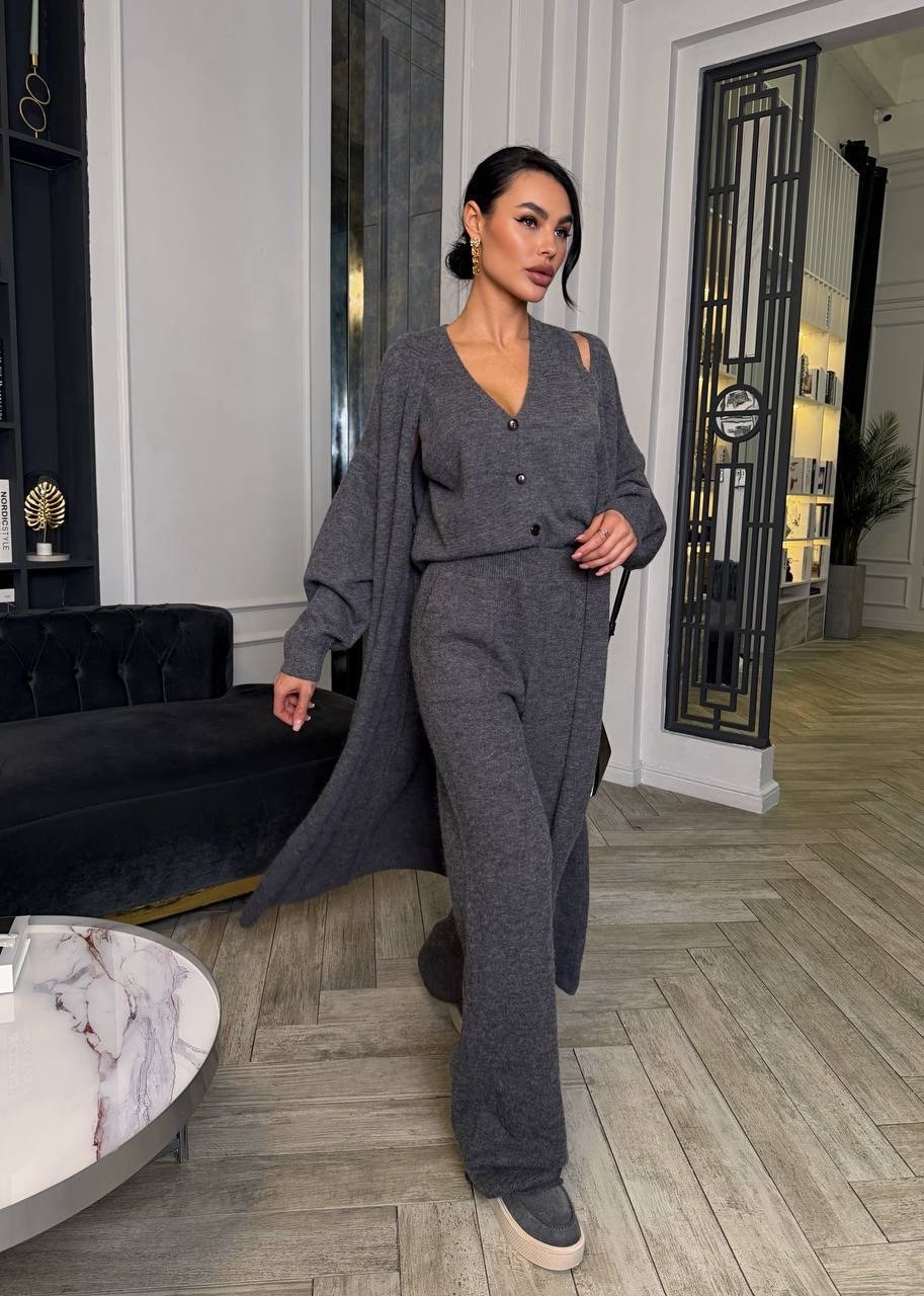 костюм из вискозы и трикотажа с брюками и кардиганом patriciа f15425-36 серо-голубой,брючный костюм,костюм кашемировый брючный,трикотажные костюмы,трикотажный костюм женский брючный