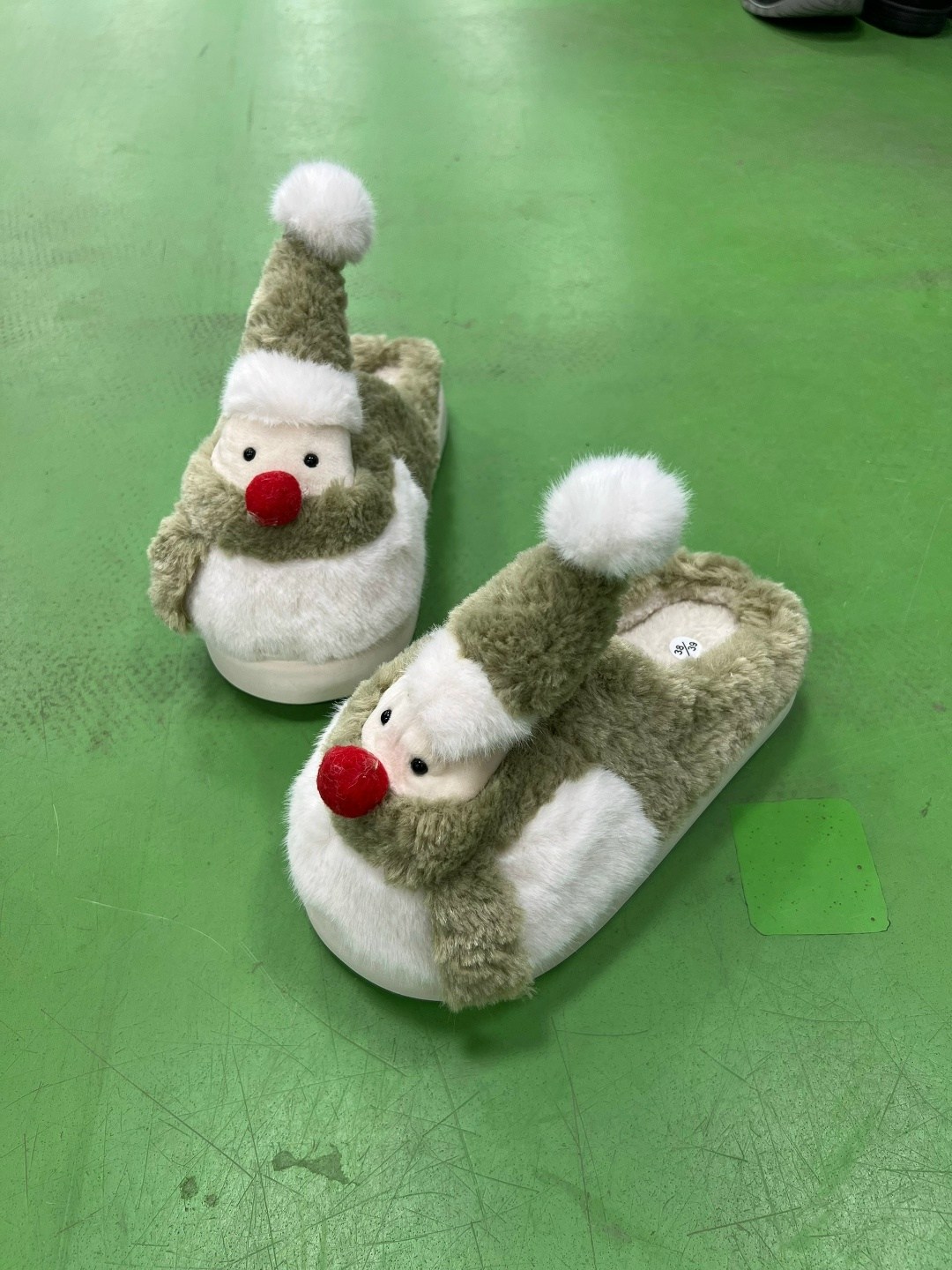 новогодние тапочки,тапочки зимние,рождественские тапочки санта-клауса,новогодние тапки санта,модные милые парные рождественские тапочки для дома