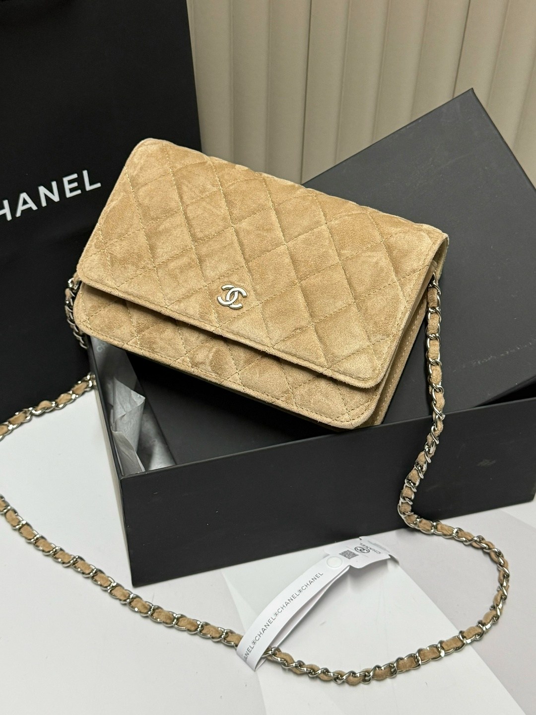женская сумка chanel,сумка шанель,chanel сумка,бежевый клатч шанель,chanel classic flap bag