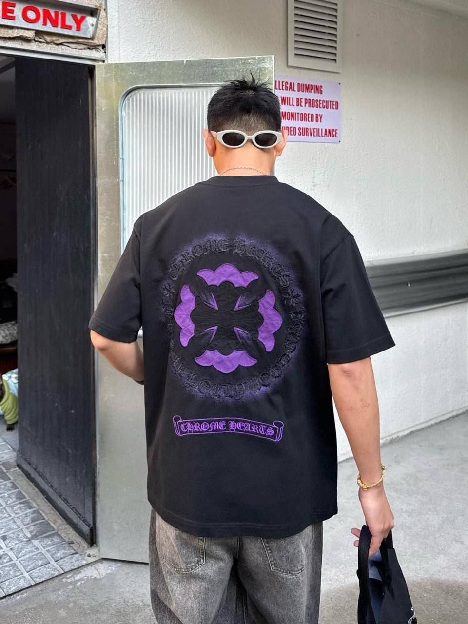 черная оверсайз футболка,оверсайз футболка,стильные мужские футболки,модные мужские футболки,белая оверсайз футболка