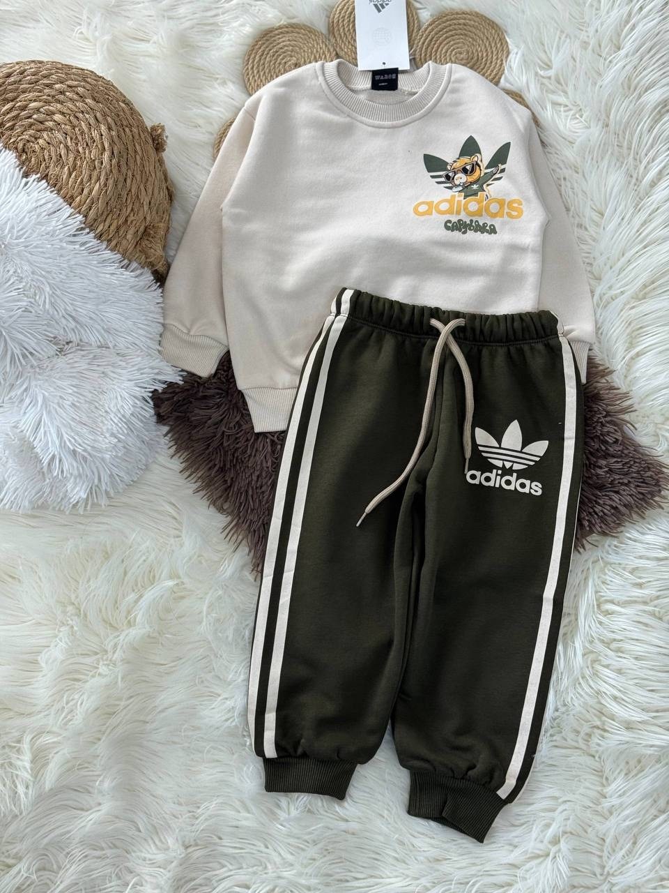 детский спортивный костюм adidas,спортивный костюм adidas originals,спортивные костюм,спортивный костюм adidas,cпортивный костюм для мальчика