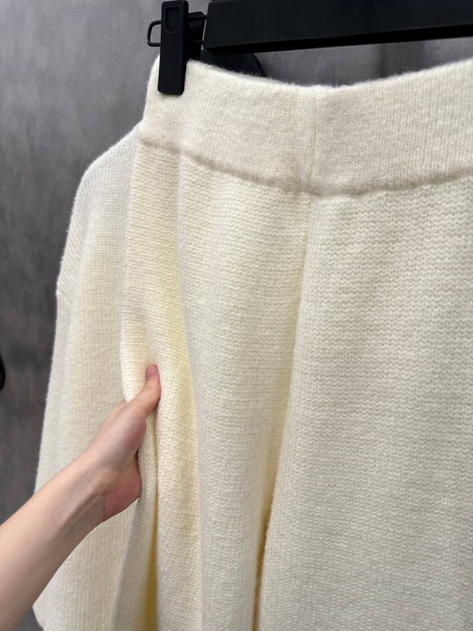 трикотажный костюм,трикотажный костюм женский,женский свитер с v-образным вырезом,костюм классический,вязаные свитера