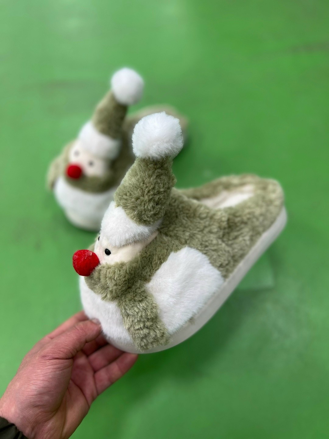 новогодние тапочки,тапочки зимние,рождественские тапочки санта-клауса,новогодние тапки санта,модные милые парные рождественские тапочки для дома