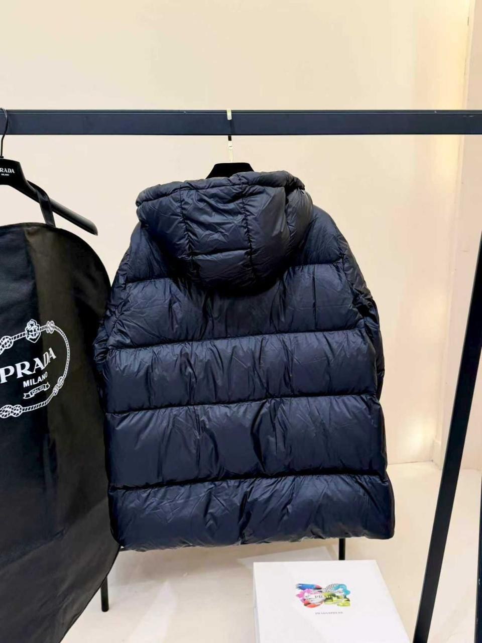 пуховик prada,женский пуховик prada,пуховик прада,пуховики прада милано,пуховик для женщин