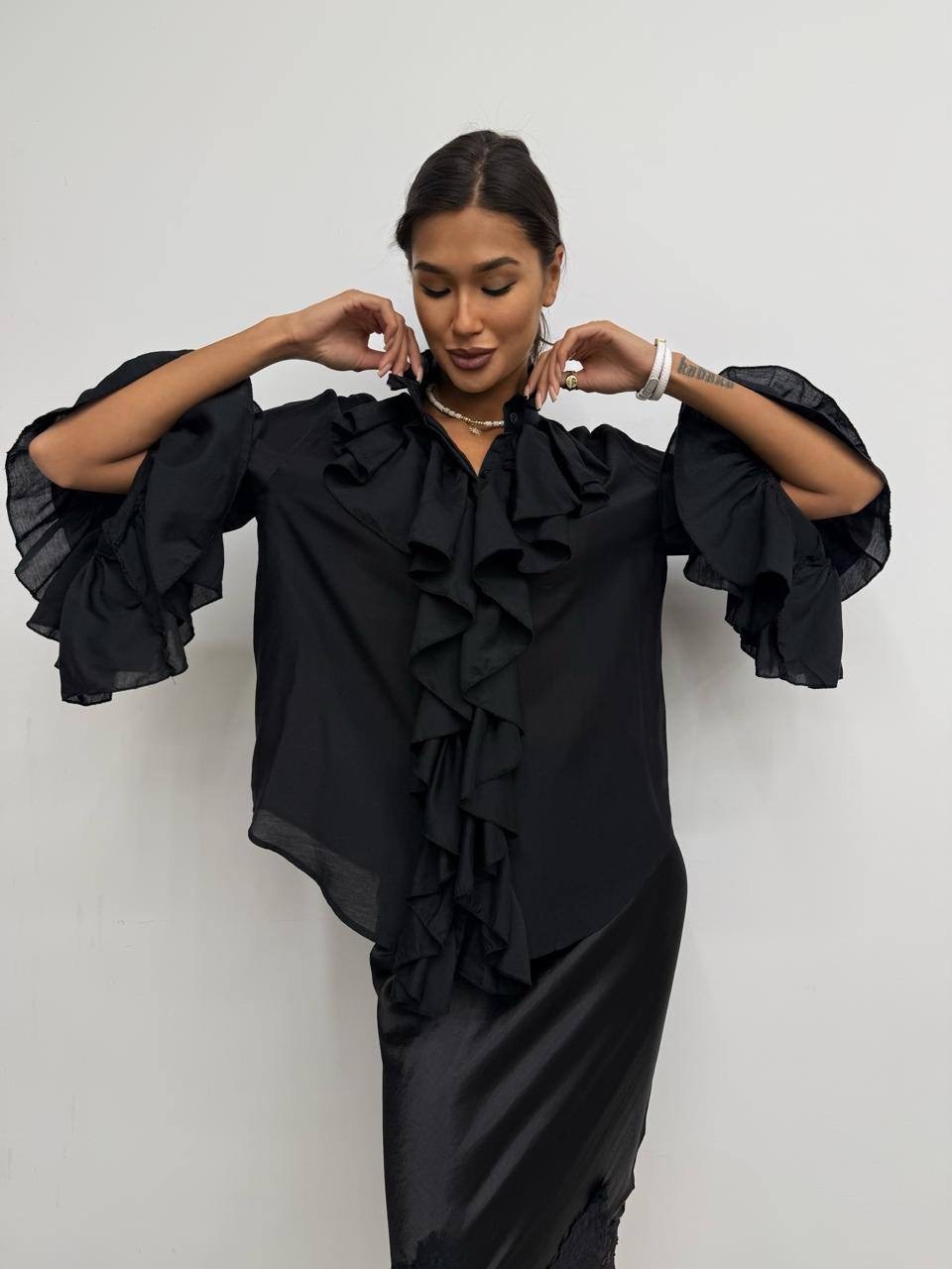 женская блуза,блуза,блузка с рюшами и воланами,блузка женская,блуза с объемным декором гипнотический стиль (черная)