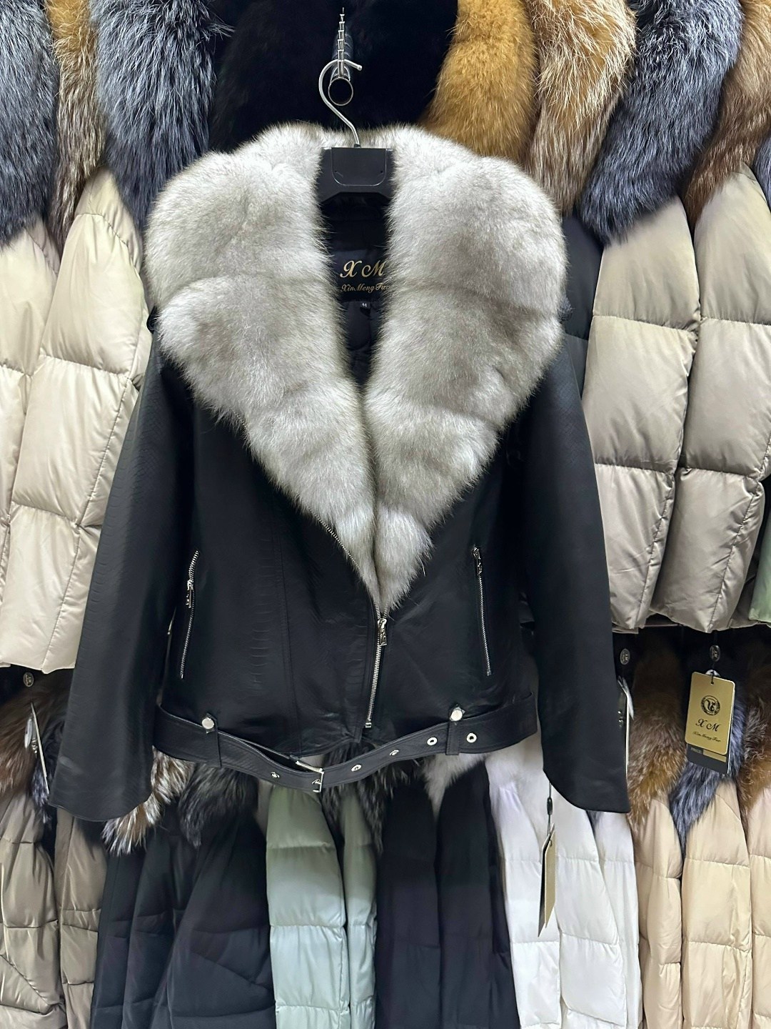 куртка натуральная кожа с песцом,куртка натуральная кожа мех песец,кожаная куртка с мехом песца,куртка кожаная с мехом,куртка натуральная кожа мех чернобурка