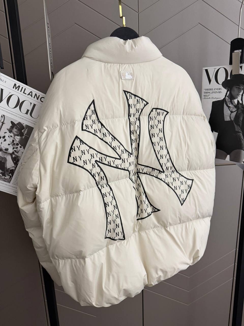 короткий пуховик,куртка зимняя женская,куртка,пуховик essentials,бежевый пуховик