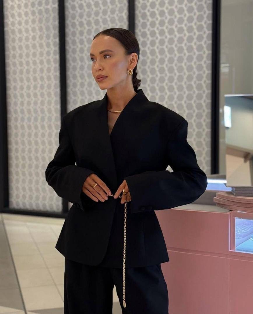 женский брючный костюм,брючный костюм,брючный костюм женский деловой,модный костюм,стильные наряды