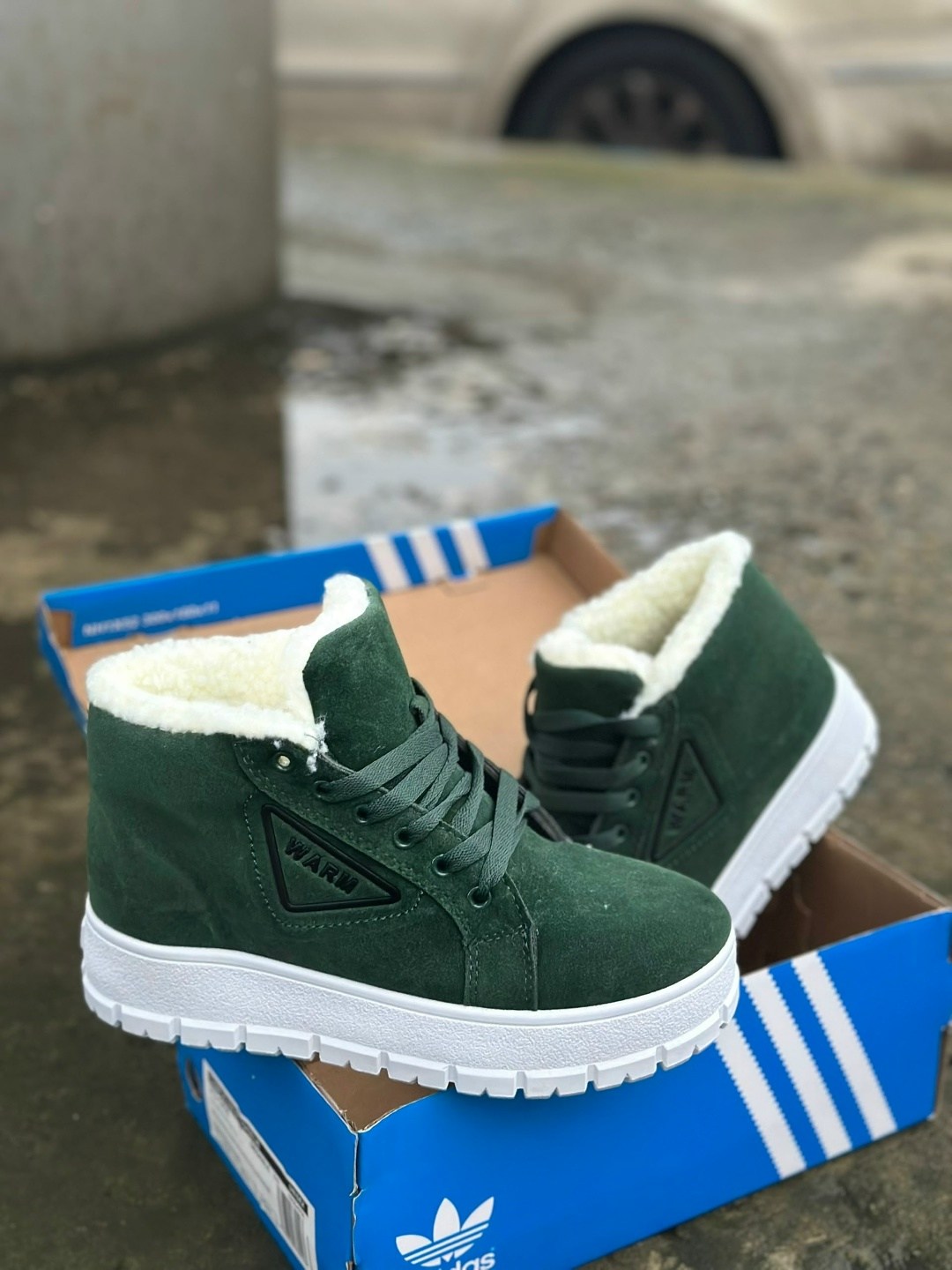 зимние замшевые женские кеды prada бежевые с мехом,кроссовки зимние с мехом натуральная замша,,зимние ботинки из натуральной замши и меха на платформе obba 250464737,ботинки с мехом