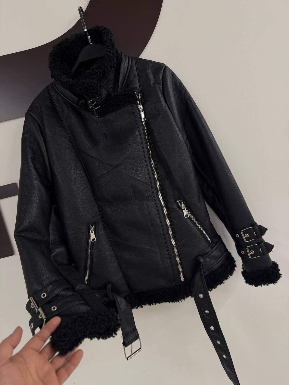куртка acne studios leather shearling black черный,дубленка авиатор,куртка-дубленка удлиненная с отделкой под мех befree,кожаная куртка,дубленка авиатор страдивариус