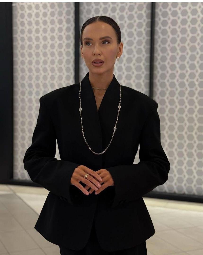 женский брючный костюм,брючный костюм,брючный костюм женский деловой,модный костюм,стильные наряды