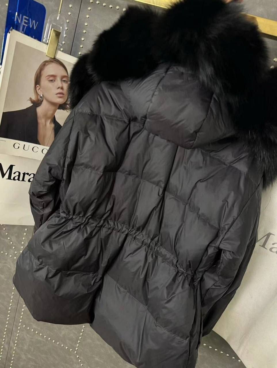 max mara пуховик,монклер пуховик женский с чернобуркой,пуховик черный,пуховик max mara с бирками, выполненный из натурального меха лисы,пуховик женский с натуральным мехом лисы