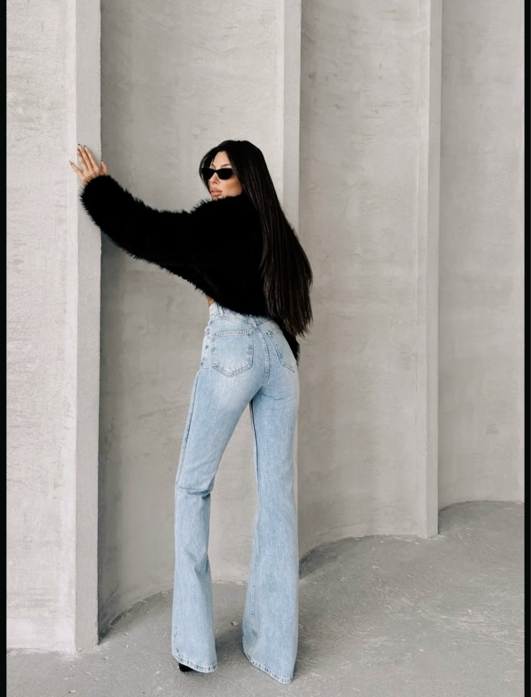 джинсы клеш,женские джинсы клеш,женские джинсы,джинсы прямые клеш с разрезом высокая посадка ella woman,джинсы брюки