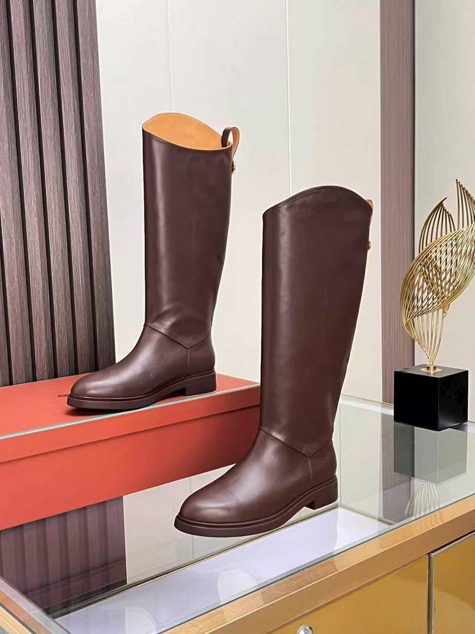 сапоги hermes,сапоги женские hermes,hermes женские замшевые сапоги premium black,замшевые сапоги hermes в жокейском стиле,женские сапоги