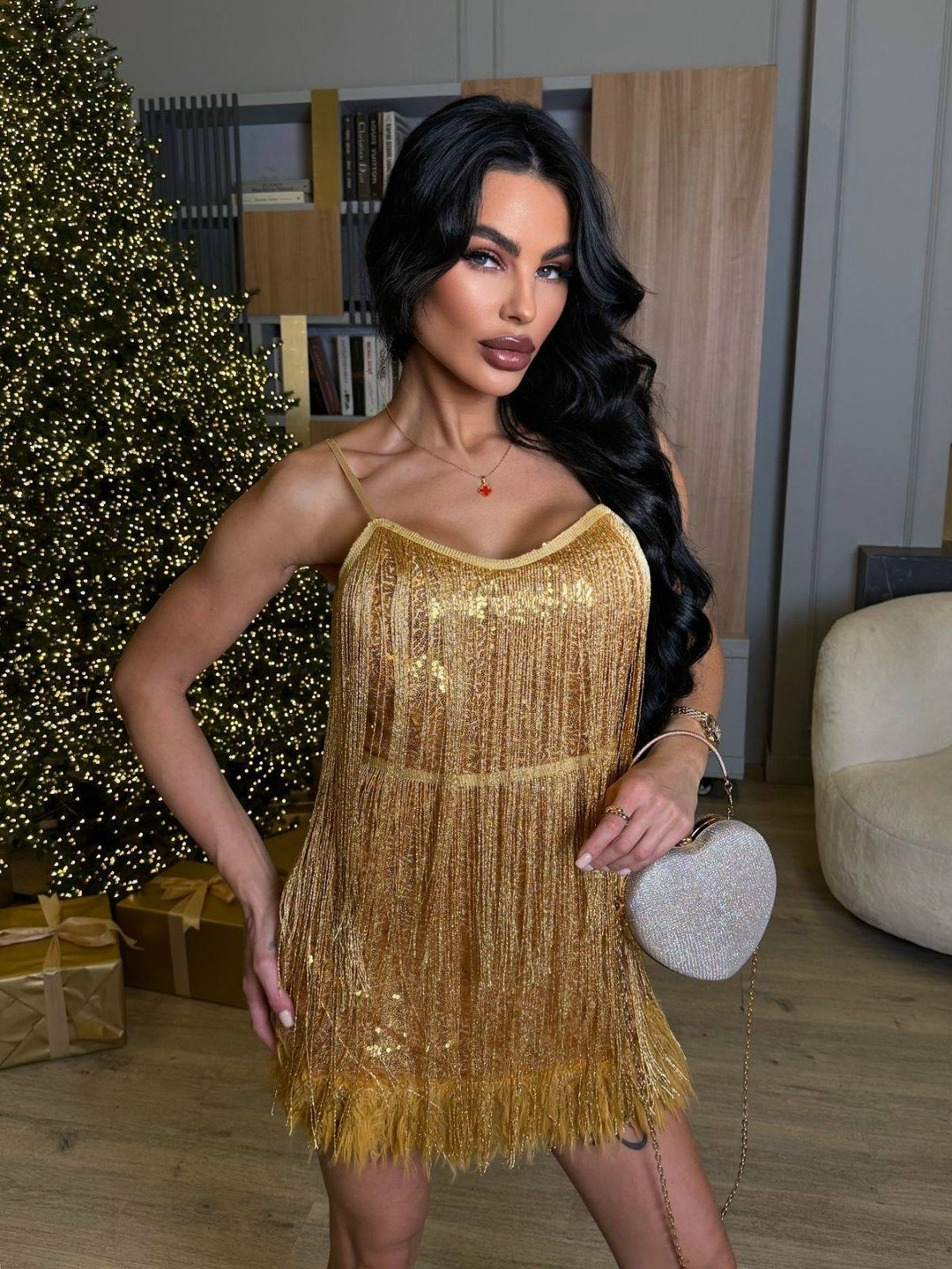 золотое платье с бахромой,женское мини-платье с бахромой и блестками,женское мини-платье с бахромой v-образным вырезом и блестками,золотое платье,блестящее платье с бахромой