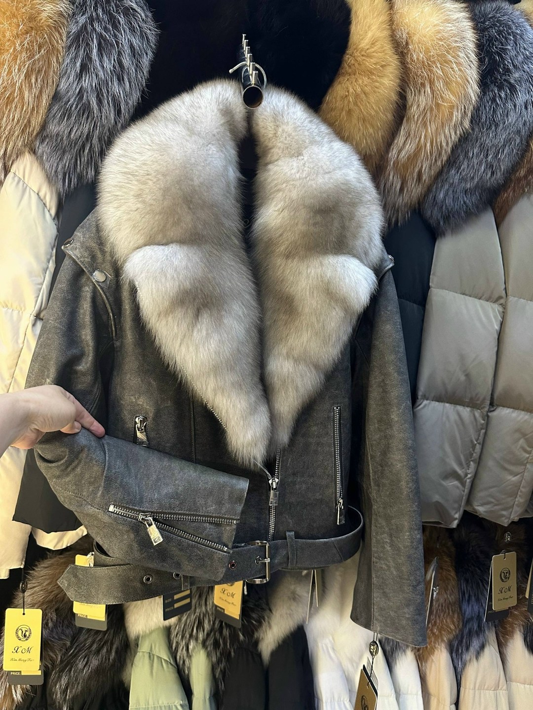 куртка с натуральным мехом женская,куртка кожаная с мехом,куртка с мехом,куртка натуральная кожа мех чернобурка,кожаная куртка с мехом песца