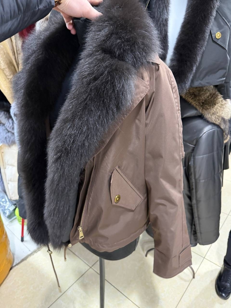 парка натуральным мехом,парка женская с натуральным мехом,парки с мехом песца,парка с чернобуркой,парки с чернобуркой