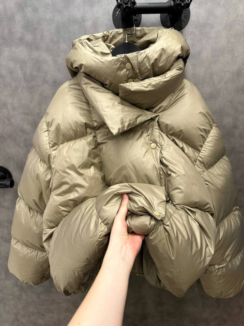 толстая теплая куртка-пуховик,толстая теплая куртка-пуховик bkqu,стильные пуховики,пуховик дутый оверсайз женский,куртка оверсайз