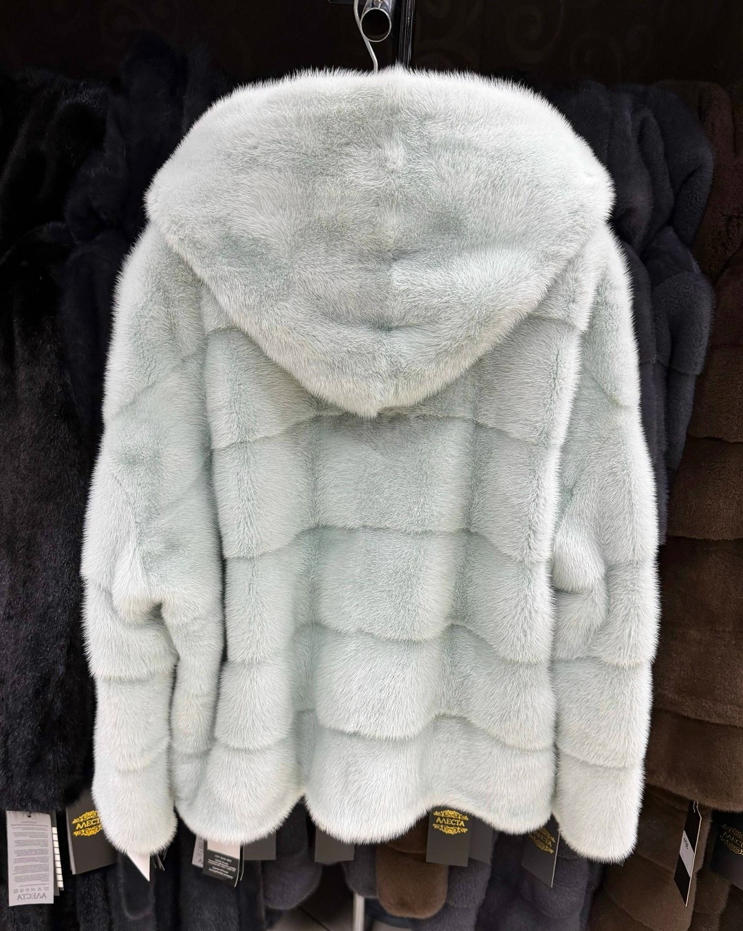 шубка из меха европейской норки с капюшоном,шуба норковая с капюшоном,шубка из меха европейской норки с капюшоном цвет пудра,шубка из меха европейской норки с капюшоном цвет "колотый лед",норковая шуб