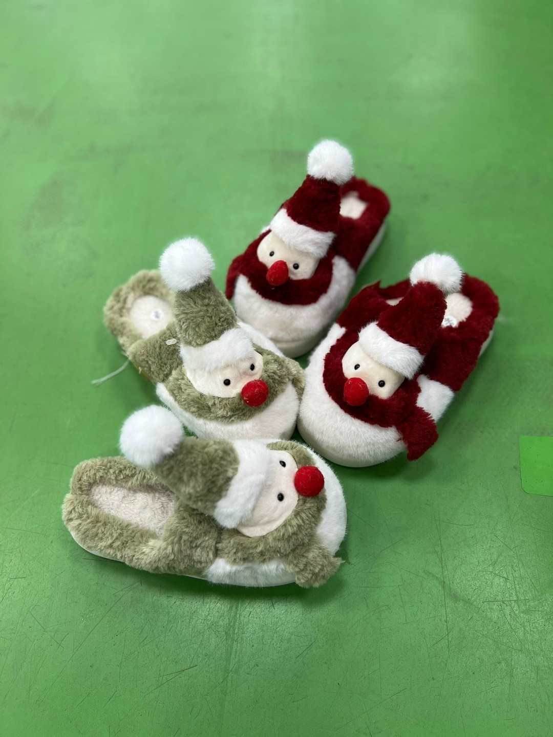 новогодние тапочки,тапочки зимние,рождественские тапочки санта-клауса,новогодние тапки санта,модные милые парные рождественские тапочки для дома