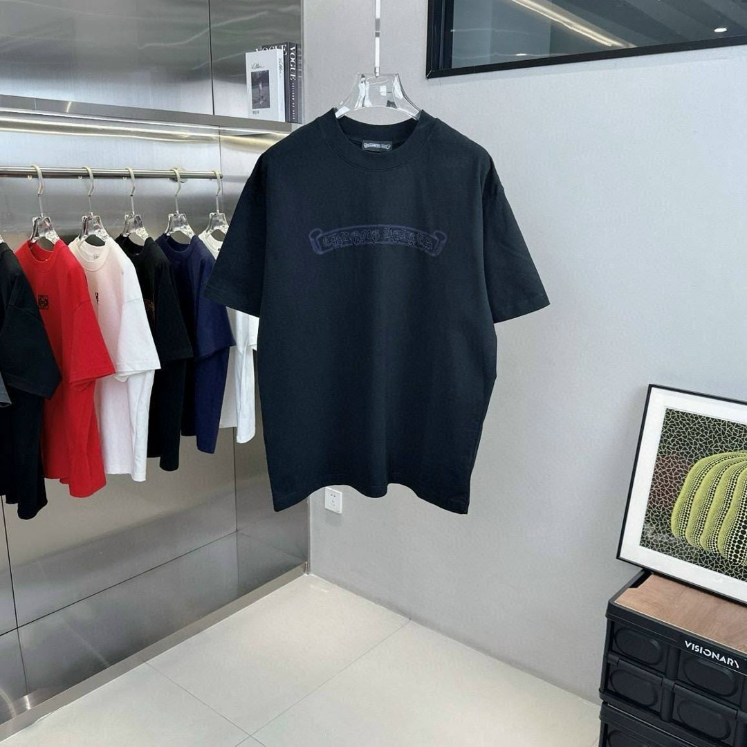 черная оверсайз футболка,оверсайз футболка,стильные мужские футболки,модные мужские футболки,белая оверсайз футболка