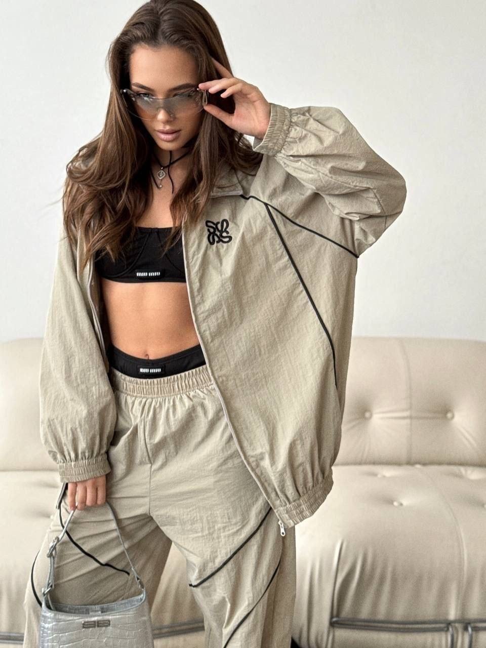 костюм женский,костюм бежевый,костюм спортивный женский,спортивный костюм,костюм спорт