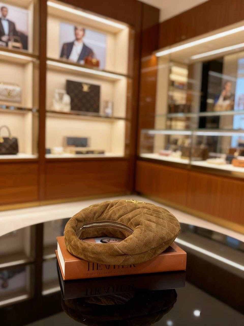 yves saint laurent сумка,замшевая сумка,модная сумка,коричневая замшевая сумка,женская сумка yves saint laurent