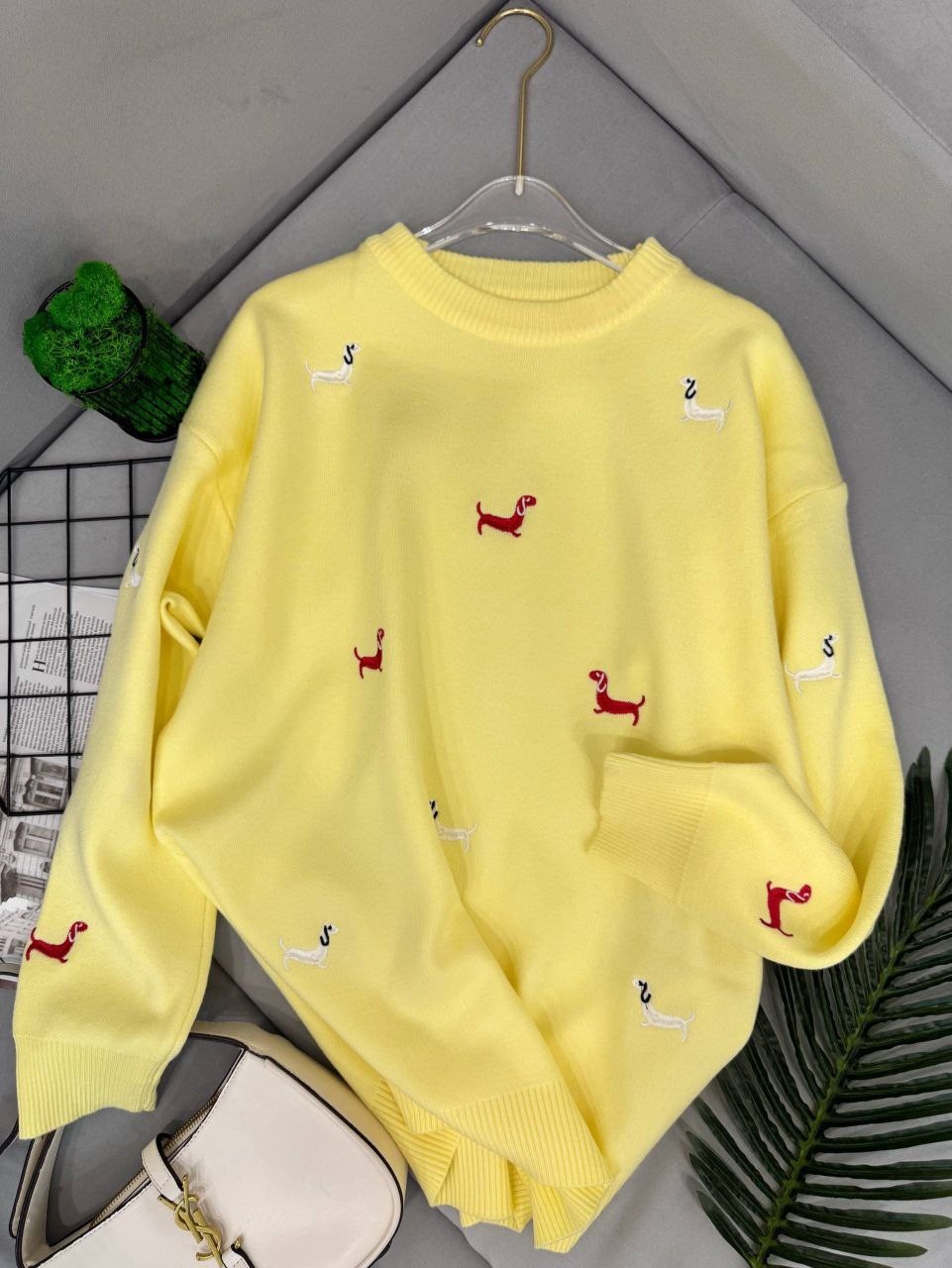 свитер с вышивкой,свитер с вышивкой таксы,женская кофта,свитера женские,свитер кофта