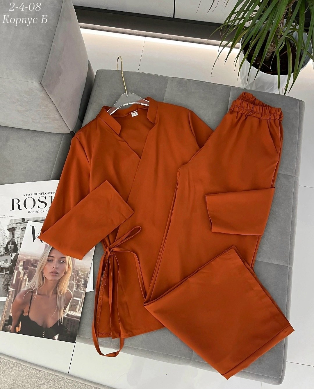 костюм нарядный брючный,костюм комплекты,повседневный костюм,костюм женский брючный,оранжевый брючный костюм