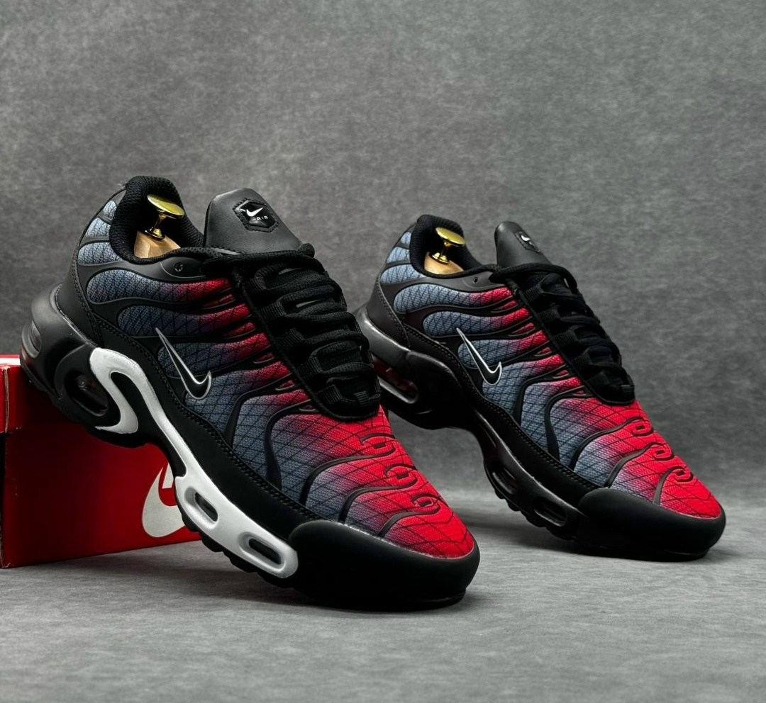 кроссовки nike air max tn plus,кроссовки мужские nike air max tn plus,nike air max tn plus,кроссовки для мужчин,кроссовки nike air max tn