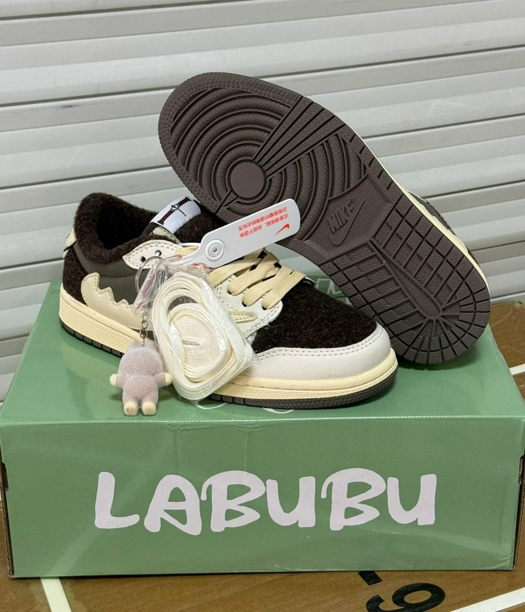 кроссовки nike air jordan 1 low x travis scott x labubu,кроссовки travis scott x air jordan 1 low sail shy pink,travis scott x air jordan 1 low sail shy pink,кроссовки nike air jordan 1 low travis sco