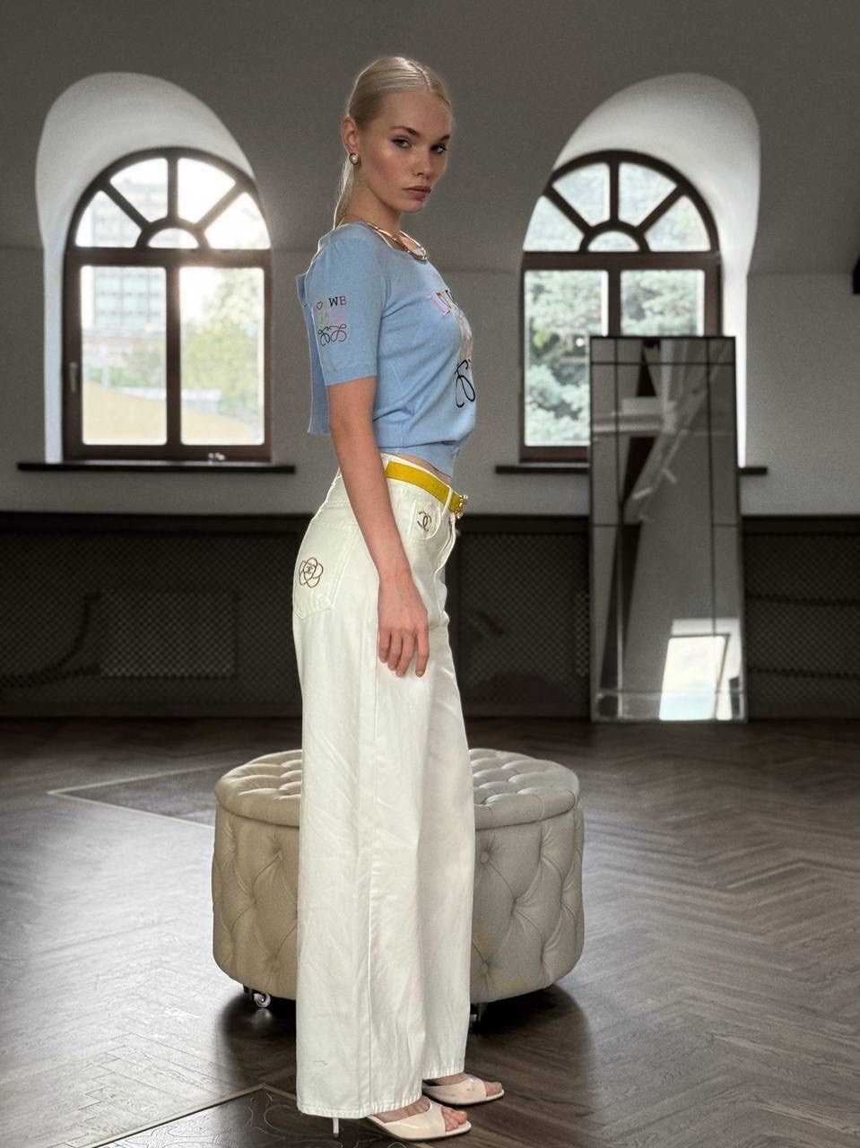 женские джинсы и брюки,женской одежды,брюки джинсы,женские брюки,бежевые брюки