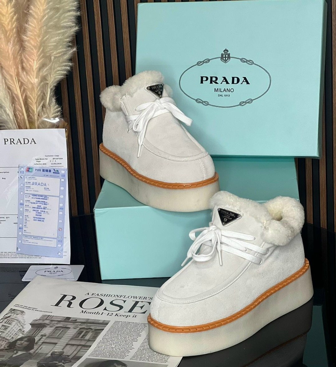 замшевые женские ботинки с мехом prada бежевые,ботинки женские prada,замшевые женские ботинки с мехом prada коричневые,женские зимние ботинки prada,ботинки prada