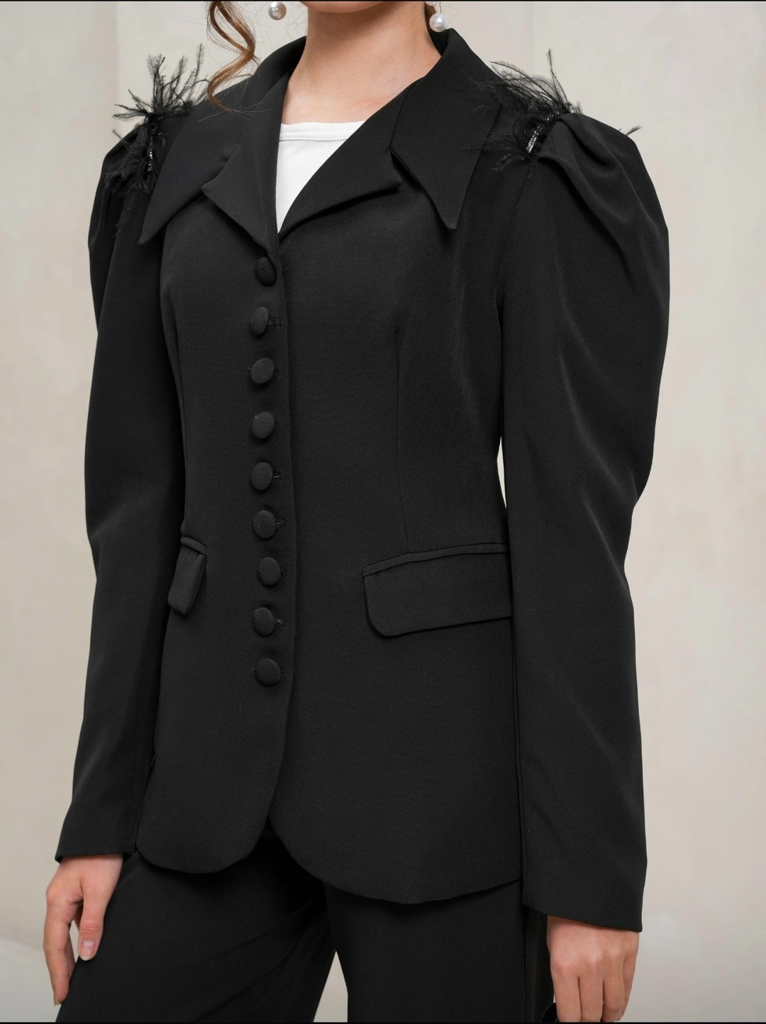 свадебный брючный костюм женский,свадебный брючный костюм,брючный костюм,жакет (пиджак) юрс 24-365 -2 белый в размере 42-52,женский костюм из двух предметов белый блестящий пиджак и брюки