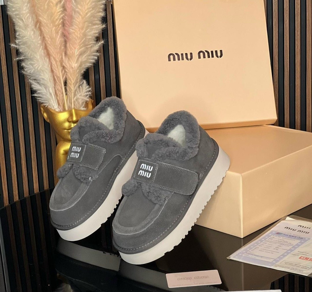 женские угги,,угги замш,туфли-лоферы женские prada a131269 замшевые зимние с мехом серые,угги женские ugg funkette