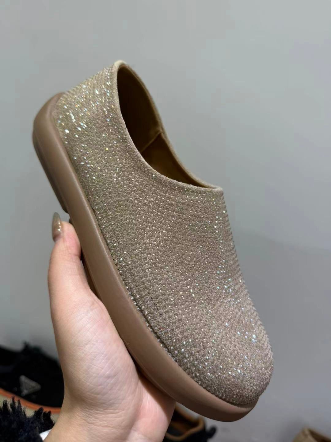женские блестящие туфли на плоской подошве,,лоферы со стразами женские,лоферы женские блестящие,слипоны с блестками