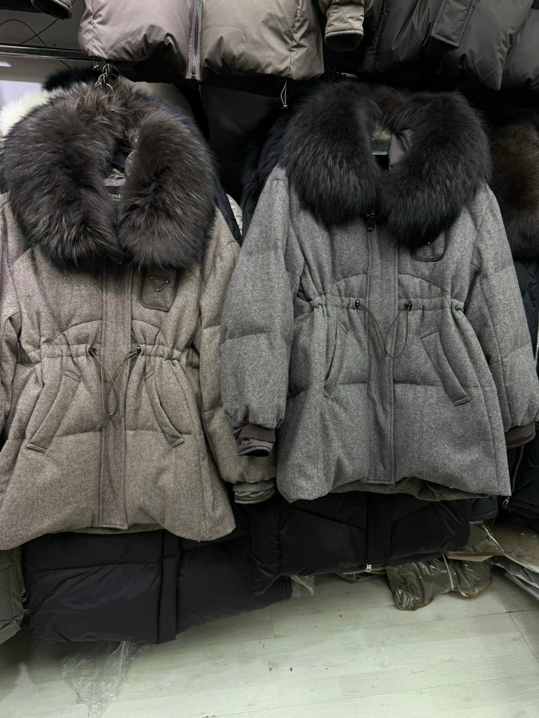 пуховик с натуральным мехом,пуховик с мехом,куртка пуховик мех песец с капюшоном,пуховик pang million 2025 с натуральным мехом,женские пуховики