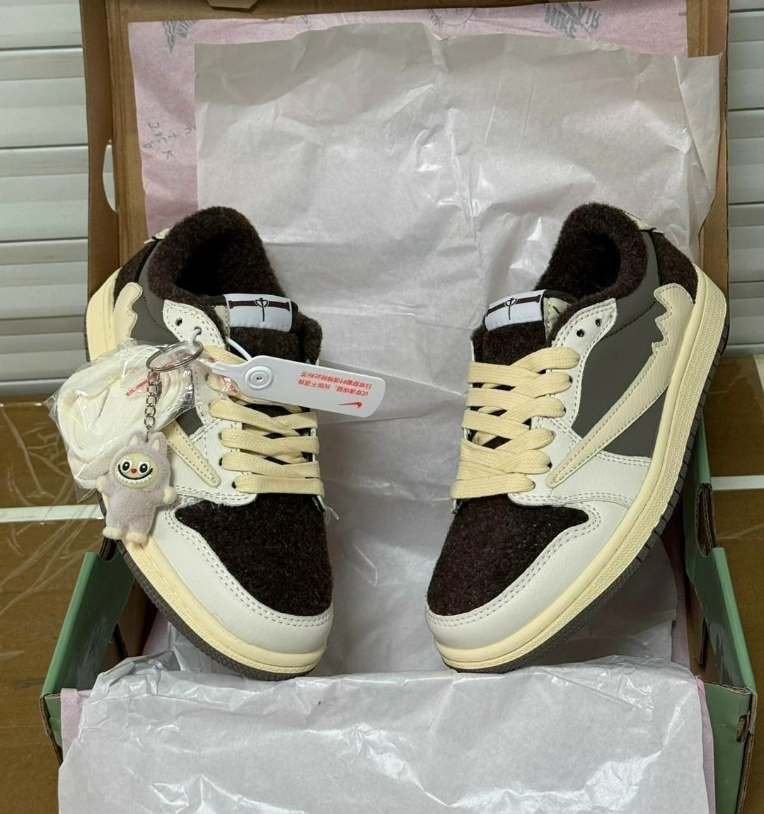 кроссовки nike air jordan 1 low x travis scott x labubu,кроссовки travis scott x air jordan 1 low sail shy pink,travis scott x air jordan 1 low sail shy pink,кроссовки nike air jordan 1 low travis sco