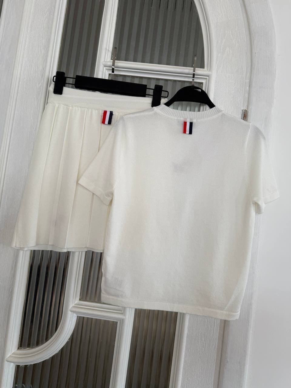 ,одежда для женщин,трикотажный костюм,женская кофта,костюм с юбкой