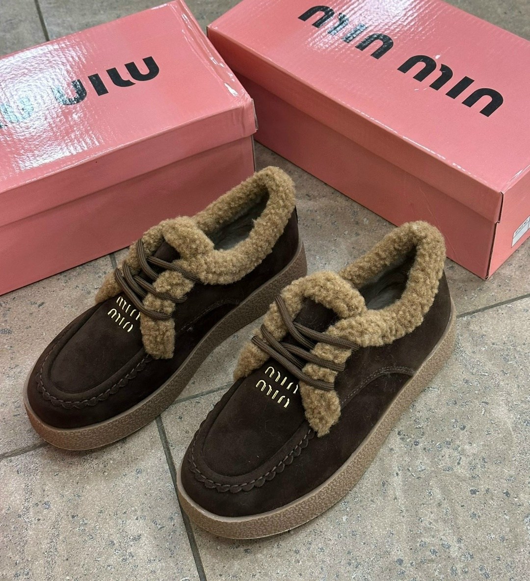 ,женская ,женские ботинки miu miu delave на меху,ботинки miu miu,женские зимние замшевые ботинки miu miu с мехом коричневые